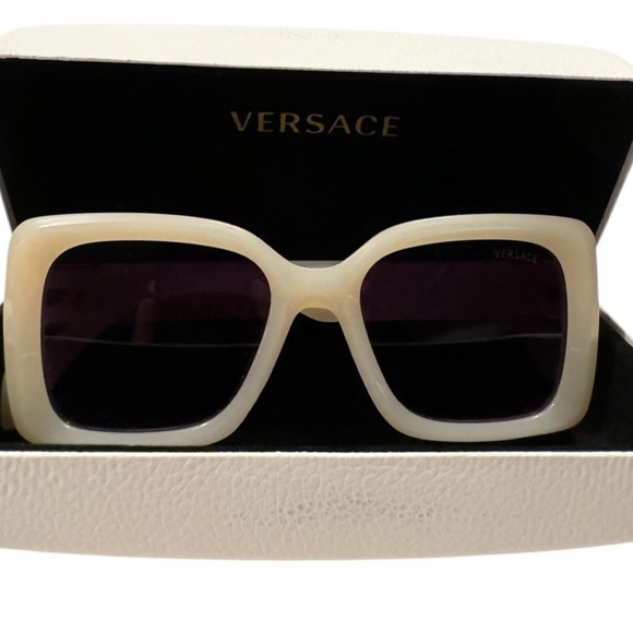 Full inclusion Versace sunglasses - Picture 3 of 9
